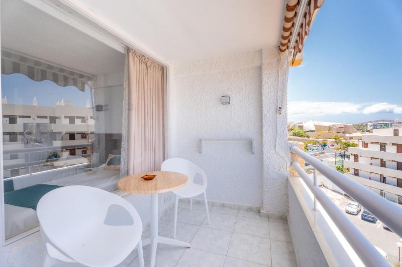 Superior Triple Studio with Sea View image 4