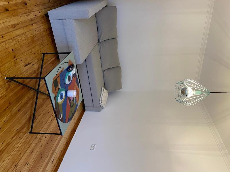 Modern centrally located apartment - image 14