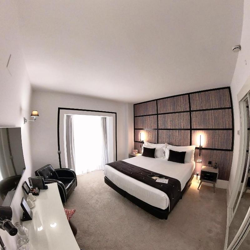 Standard Double or Twin Room image 1