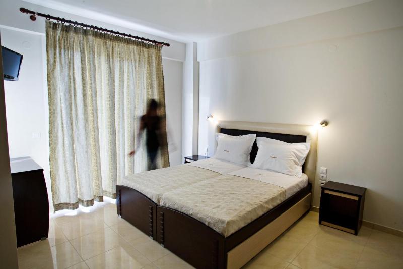 Twin Room image 1