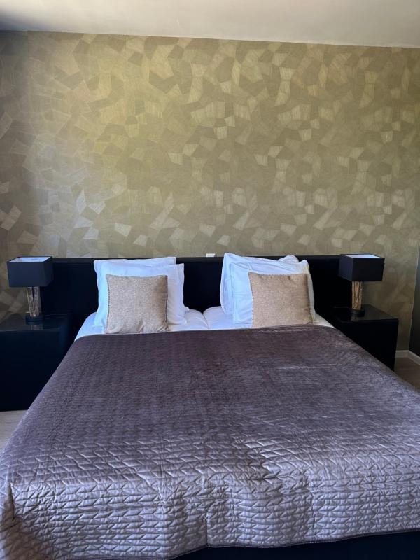 Standard Twin Room image 1