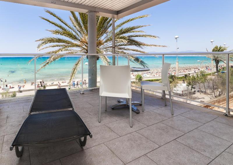 Studio with Sea View image 4