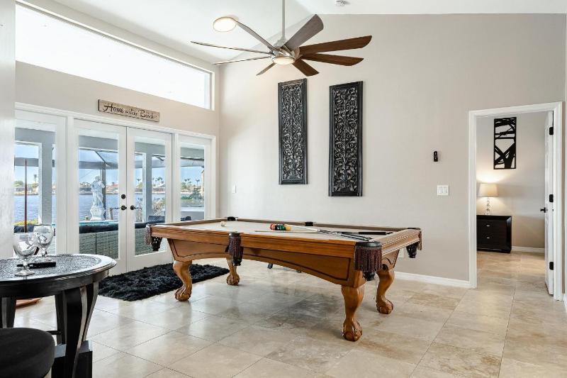 Heated Pool Beautiful Sunsets Fishing Dock- Villa Thunderbird View - Roelens Vacations - image 28