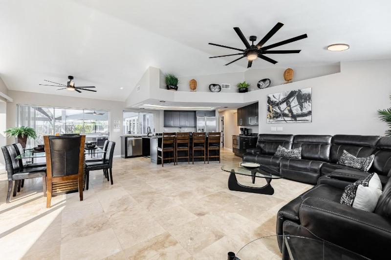 Heated Pool Beautiful Sunsets Fishing Dock- Villa Thunderbird View - Roelens Vacations - image 35