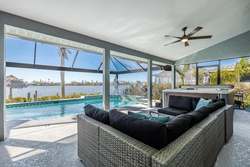 Heated Pool Beautiful Sunsets Fishing Dock- Villa Thunderbird View - Roelens Vacations - image 32