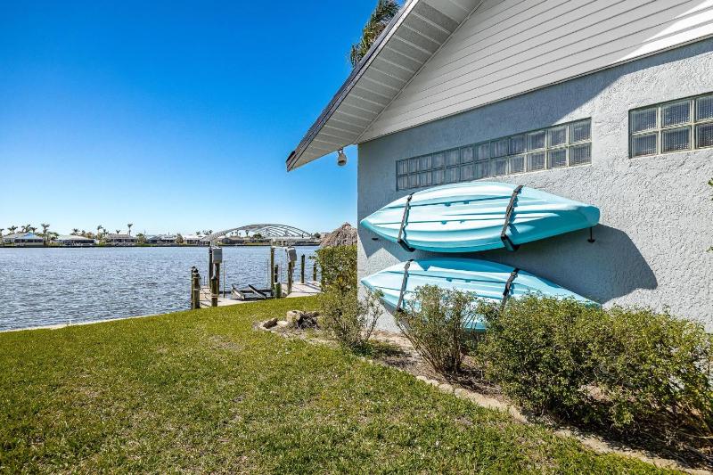 Heated Pool Beautiful Sunsets Fishing Dock- Villa Thunderbird View - Roelens Vacations - image 38