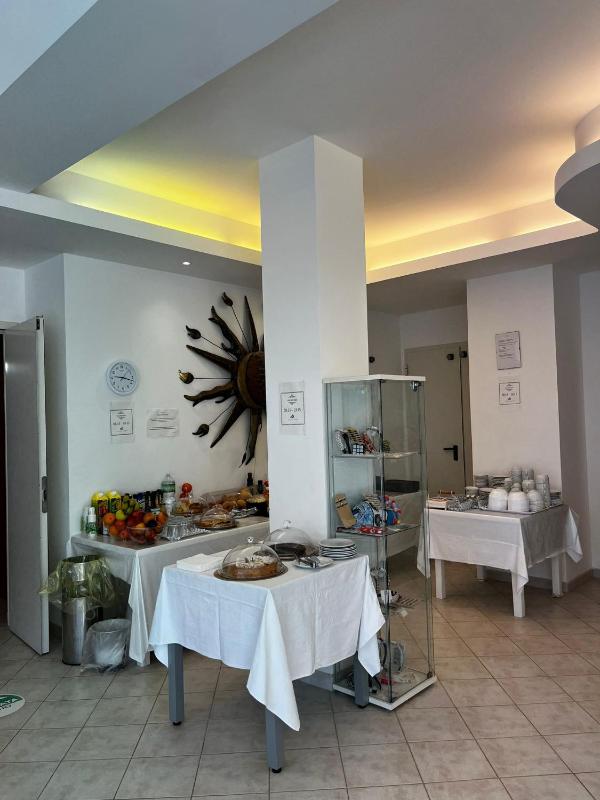 Double Room with Patio image 3