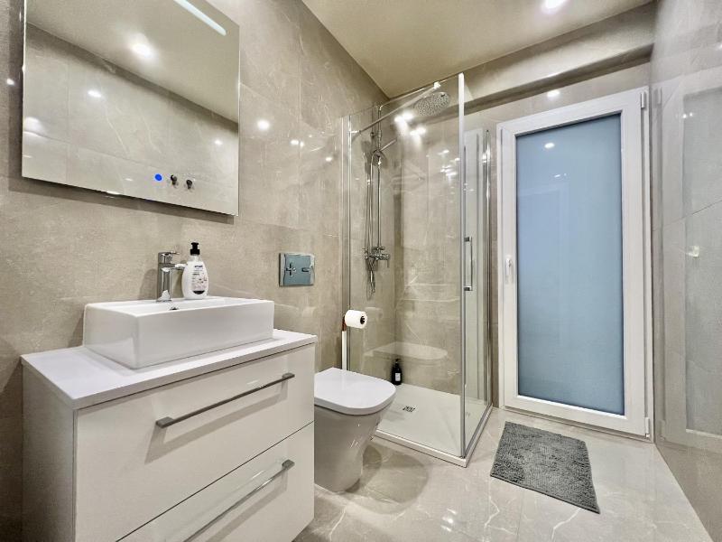 Cozy San Cristobal Apartment in Heart of Alicante - image 23
