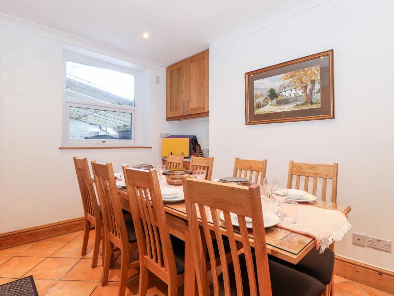 Melbreak House 1 - image 12