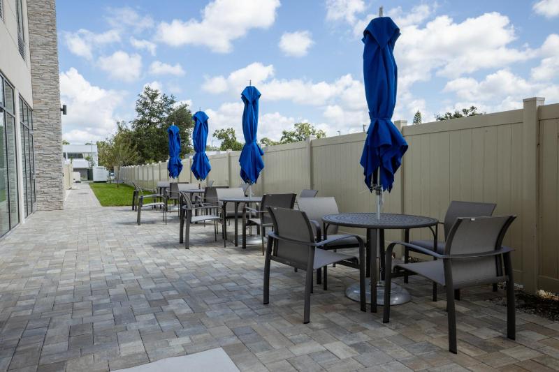 Holiday Inn Express & Suites Tampa Stadium ¿ Airport Area By IHG - image 18