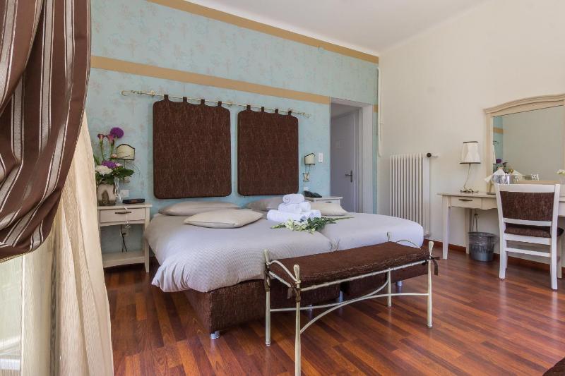 Hotel Riviera - image 22