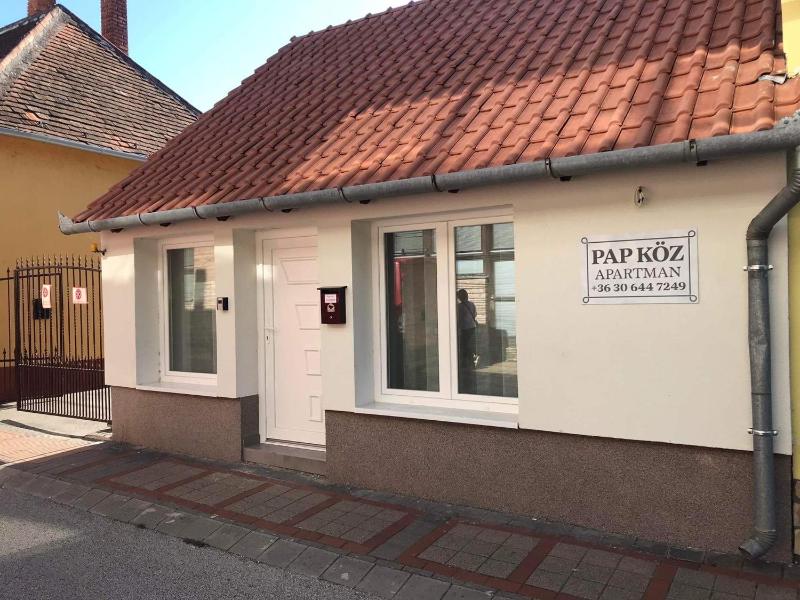 Pap köz apartman Images