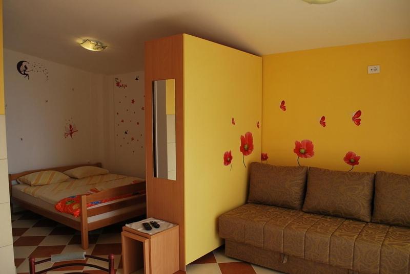 Studio with Sea View image 1
