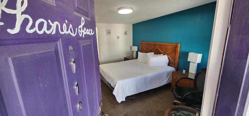 King Room image 4