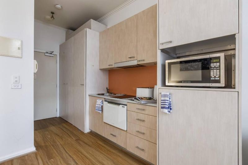 Deste Studio - A Modern Boutique Lifestyle Suite - image 7
