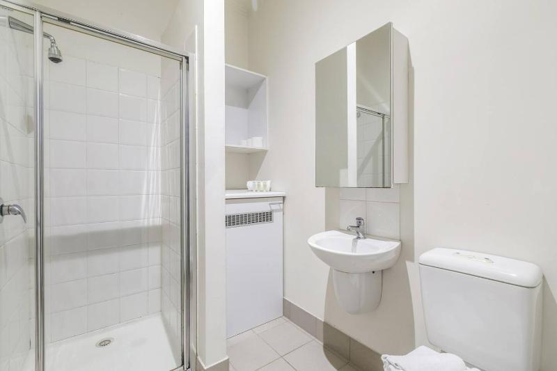 Deste Studio - A Modern Boutique Lifestyle Suite - image 6