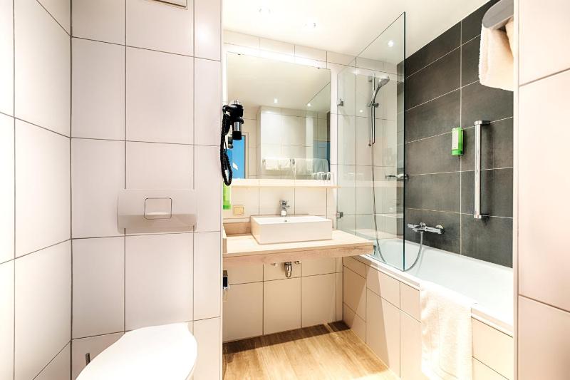 Standard Room image 2