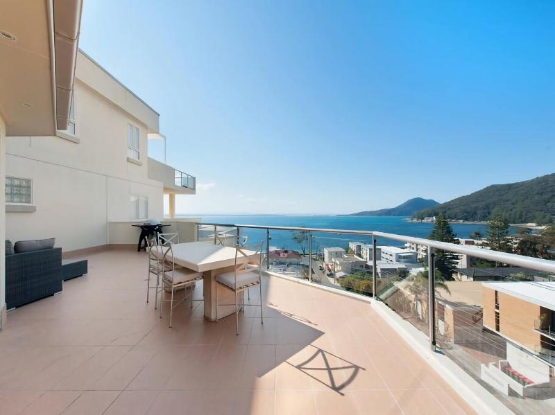 Views More Views Sub Penthouse at The Breakwater in Shoal Bay - image 10