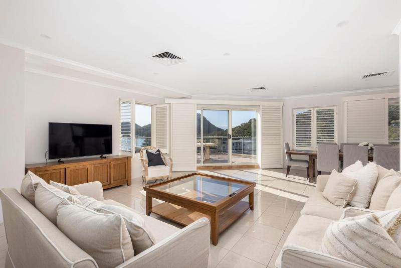 Views More Views Sub Penthouse at The Breakwater in Shoal Bay - image 34