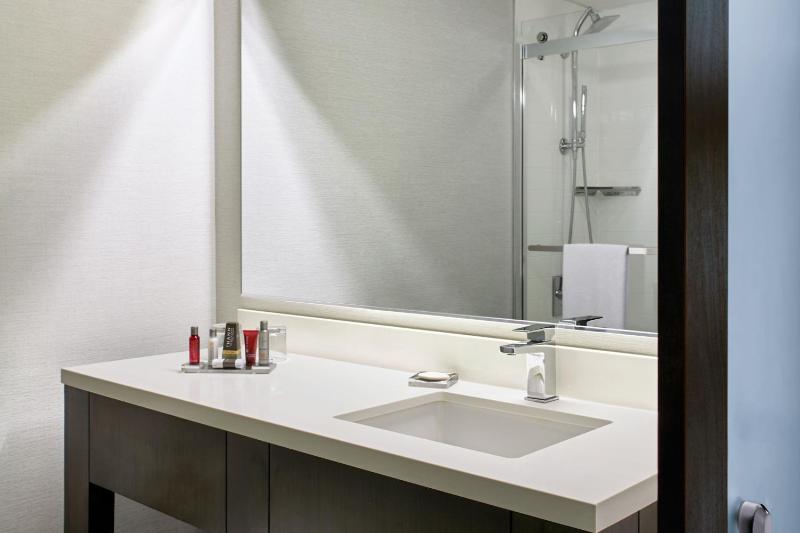 Quadruple Room image 3