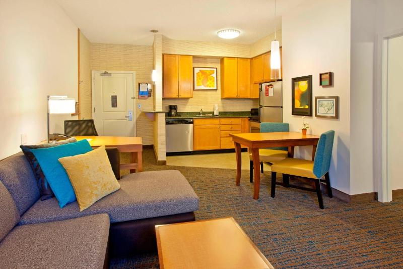 One-Bedroom Suite image 1