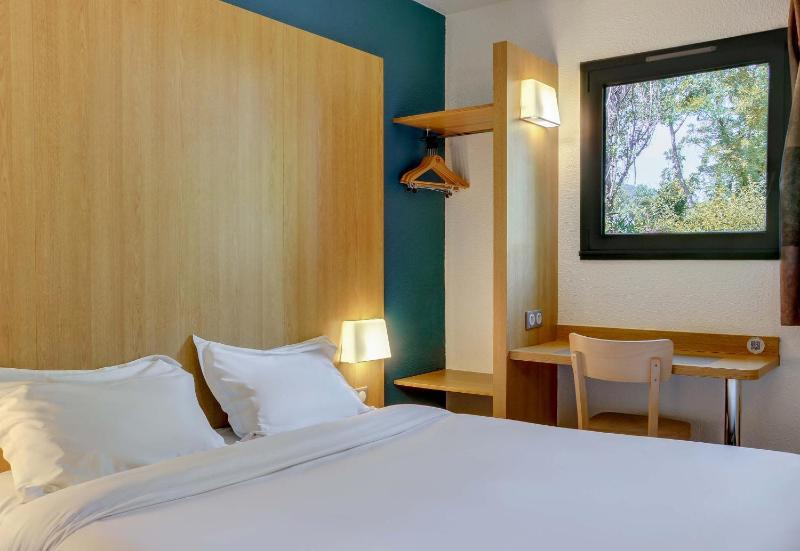 Standard Double Room image 1