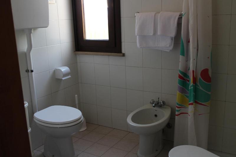Small Double Room image 4