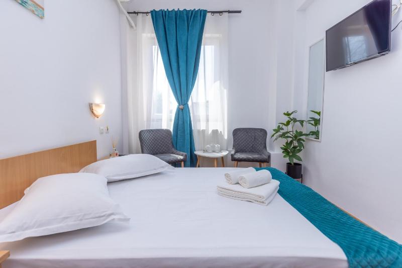 Double Room with Private Bathroom image 3
