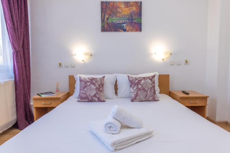 Double Room with Private Bathroom image 4
