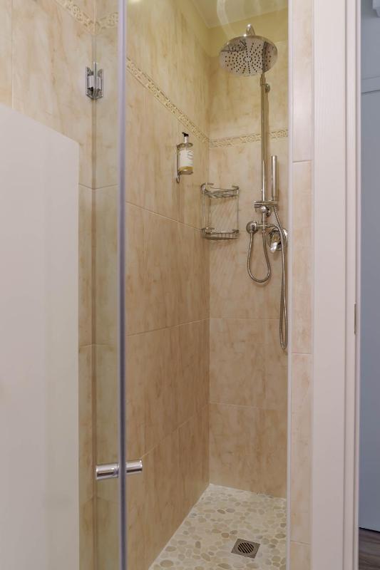 Queen Room with Sea View image 3