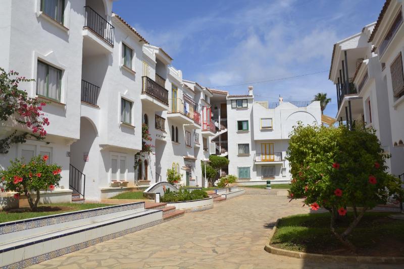 Apartments Kione Playa Romana Park - image 31