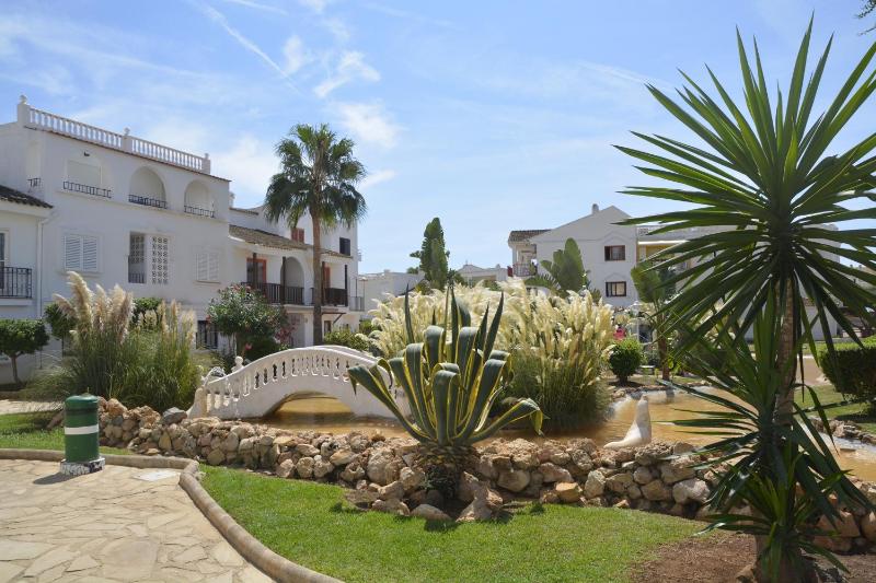 Apartments Kione Playa Romana Park - image 21