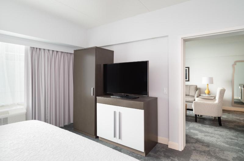 Hampton Inn Philadelphia Center City-Convention Center - image 16