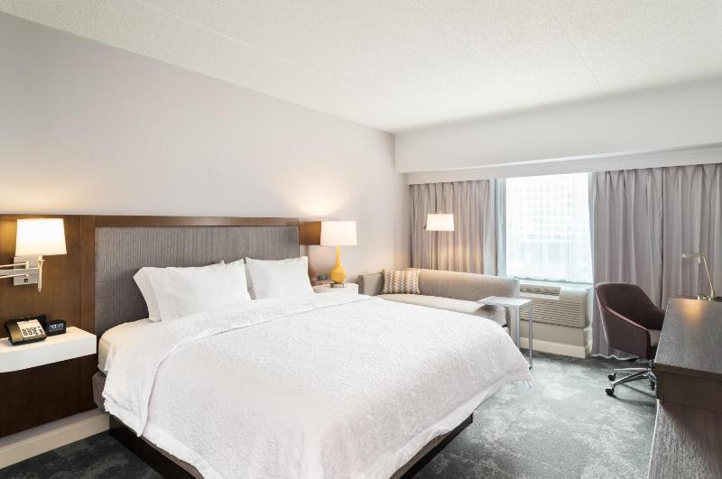 King Room with King Bed - Non-Smoking image 1