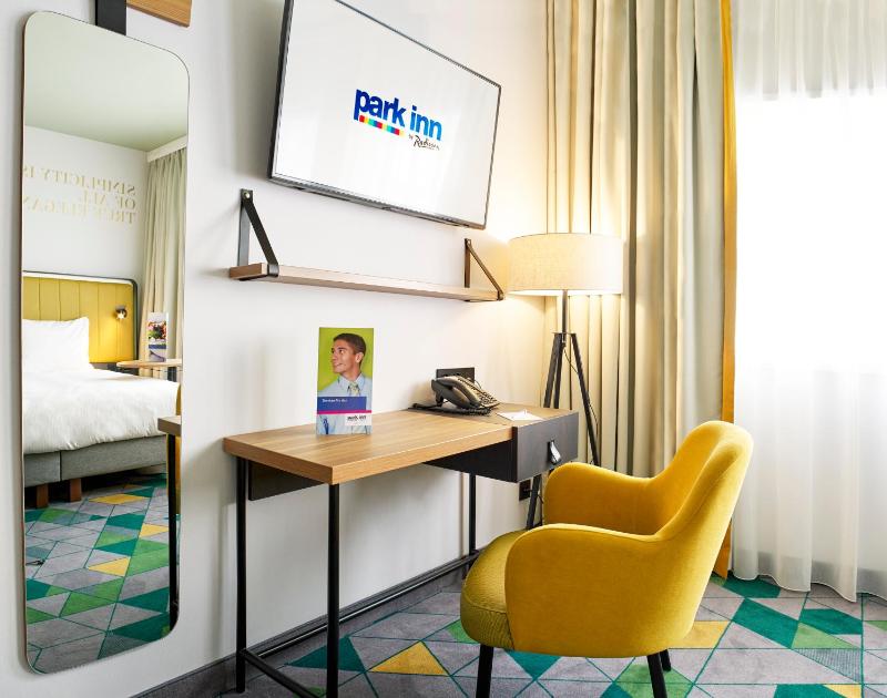 Standard Room with View image 4