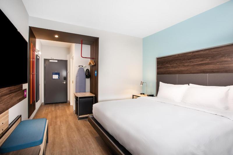 King Room image 4