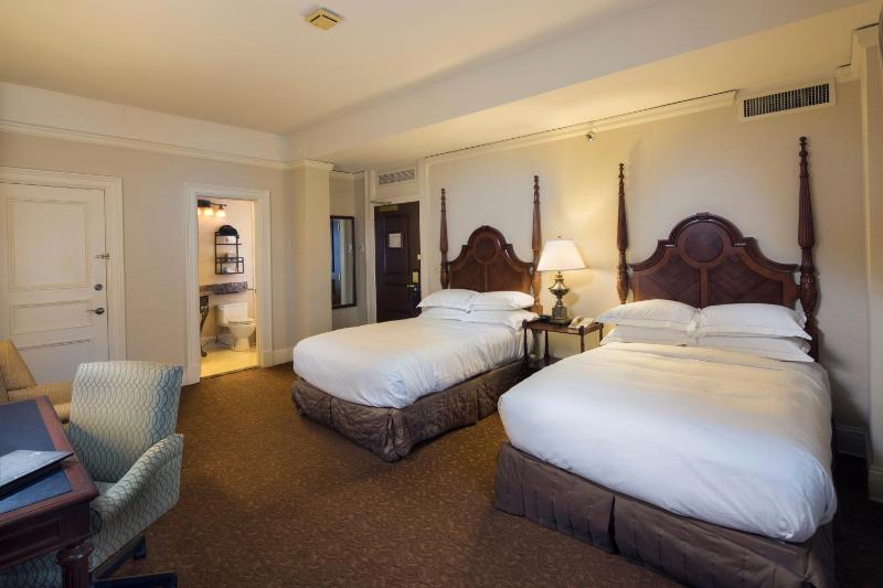 Double Room with Two Double Beds image 2