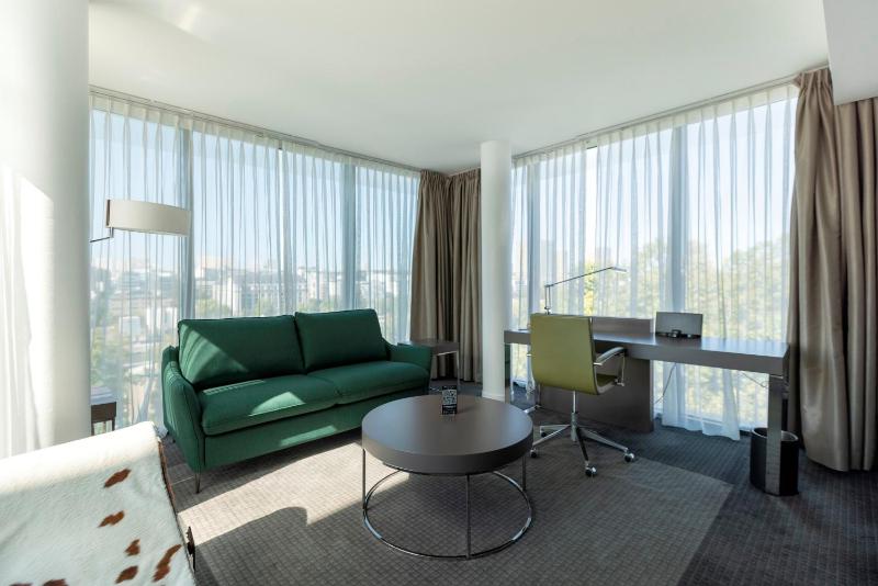 Junior King Suite With Panoramic View image 1