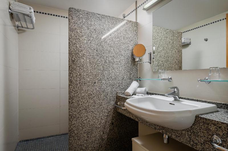 Premium Double Room image 4