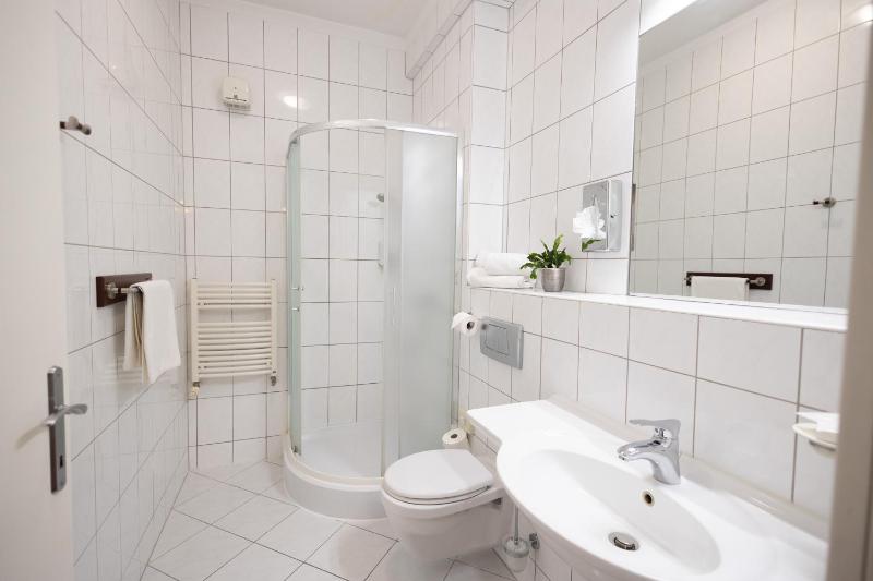 Single Room with Balcony image 4