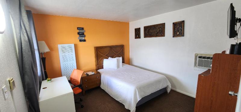 Double Room image 1