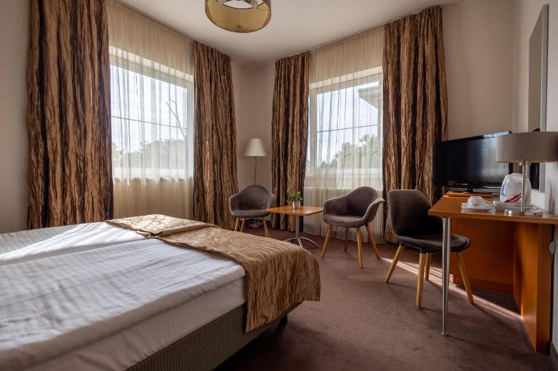 Standard Double or Twin Room image 1