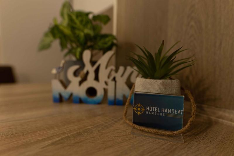 Standard Double Room image 3