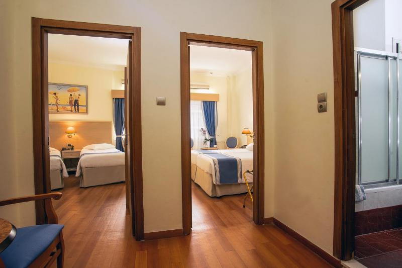 Family Double Room image 2