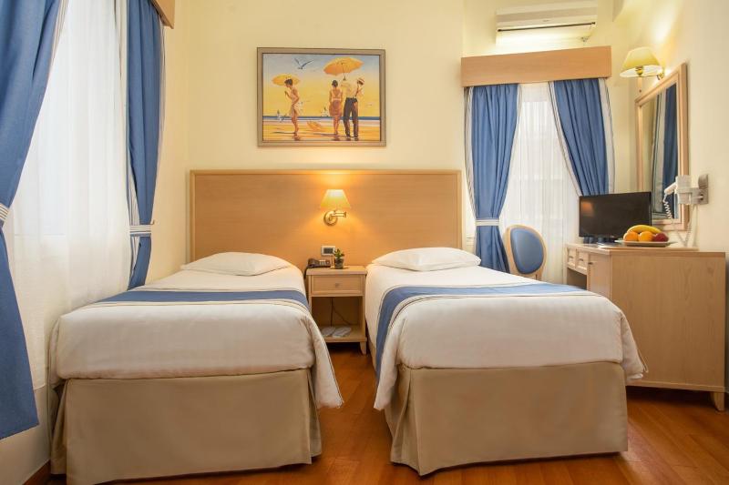 Family Double Room image 4