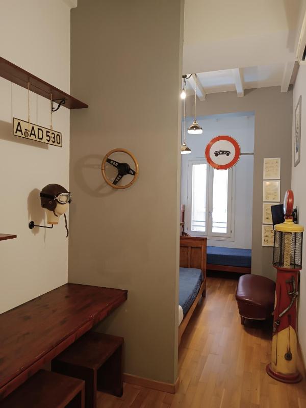 Twin Room with Bath image 2