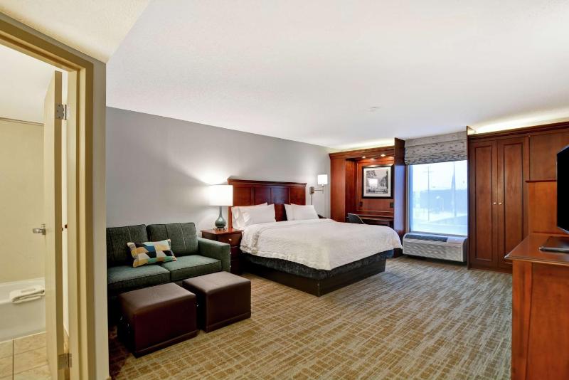 Deluxe King Room - Non-Smoking image 1