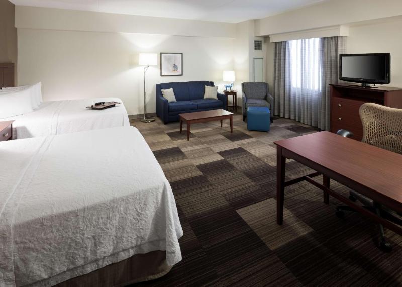 Queen Studio Suite with Two Queen Beds - Non-Smoking image 3
