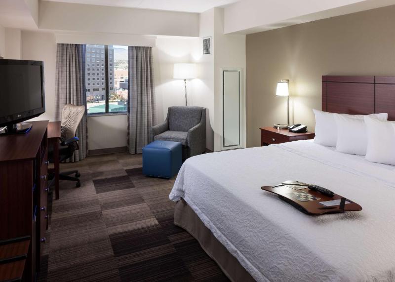 King Room with King Bed - Non-Smoking image 1