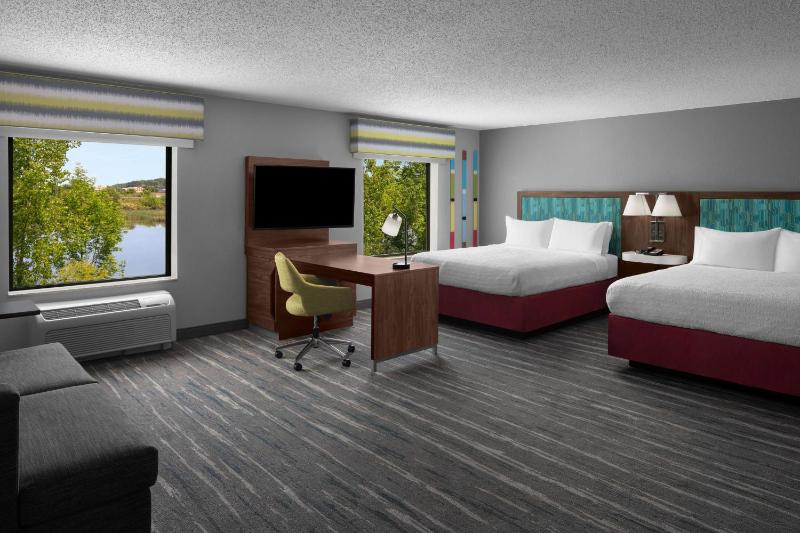 Queen Studio Suite with Two Queen Beds - Non-Smoking image 3